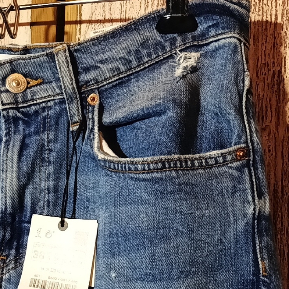 Zara Women's Distressed Valley Blue Slim Boyfriend Jeans Size 6 - Picture 2 of 13